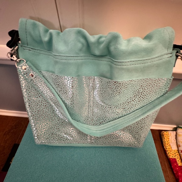 Salish Leather Aqua Bucket Bag - Picture 4 of 5